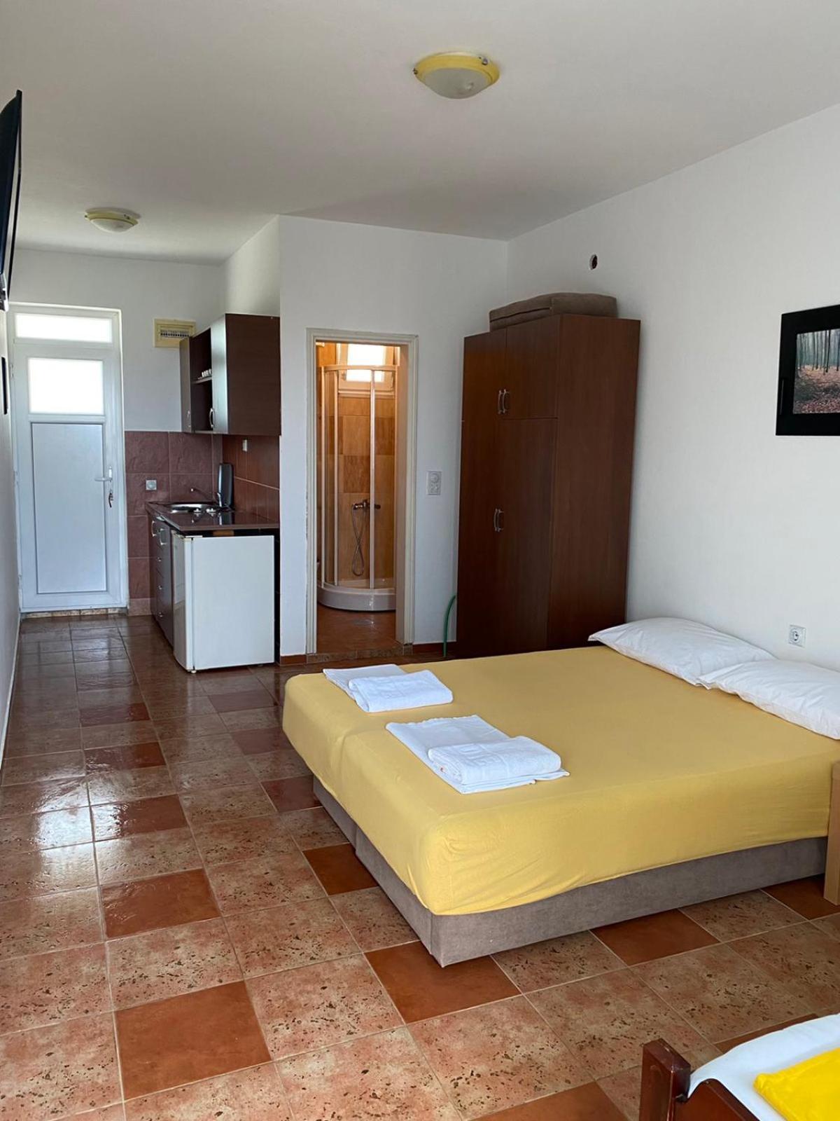 Apartments Vila Kurtagic Dobra Voda Phòng bức ảnh